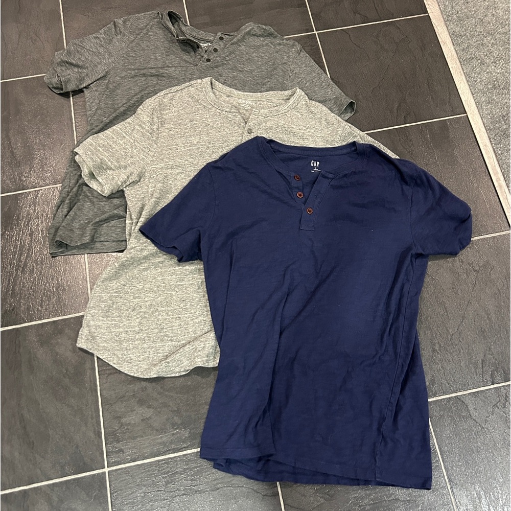 Lot of 3 Mens Henley T-Shirts in Blue, Gray, and Dark Gray